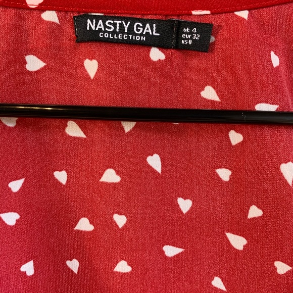 NastyGal Heart Print Tie Crop Top - Picture 4 of 4